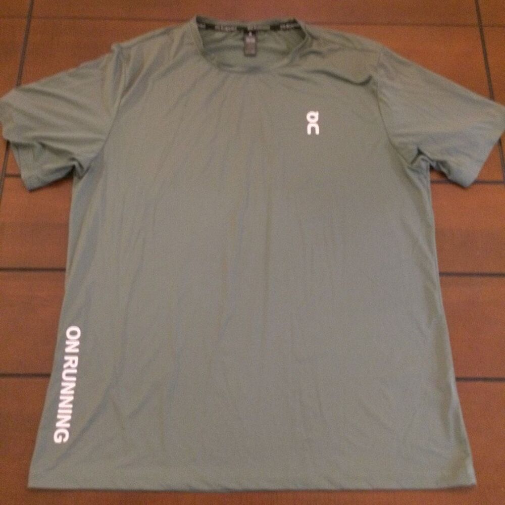 On Cloud on core t running shirt green size 4xl